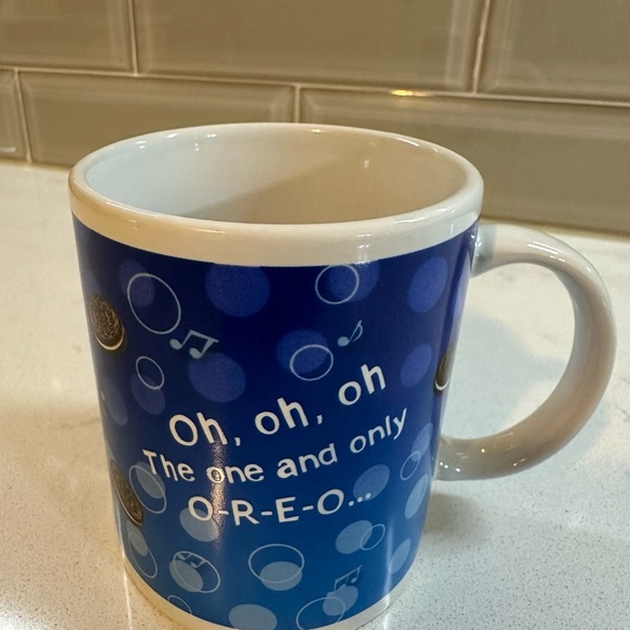OREO Cookie Mug "Oh, Oh, Oh, Ice Cold Milk and an Oreo Cookie" Coffee Cup - Picture 2 of 4